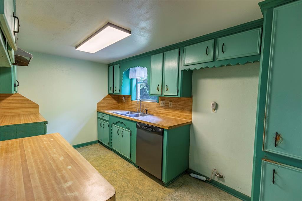 117 Dogwood Trail, Bellville, Texas image 6