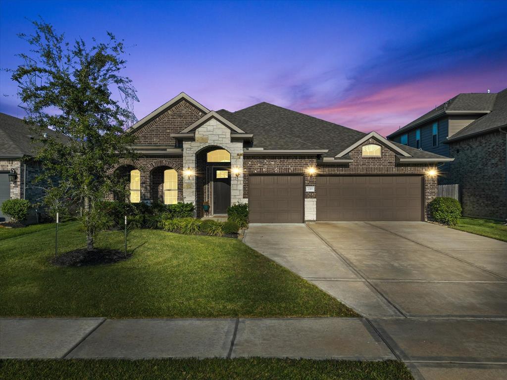 2319 Trocadero Lane, League City, Texas image 1