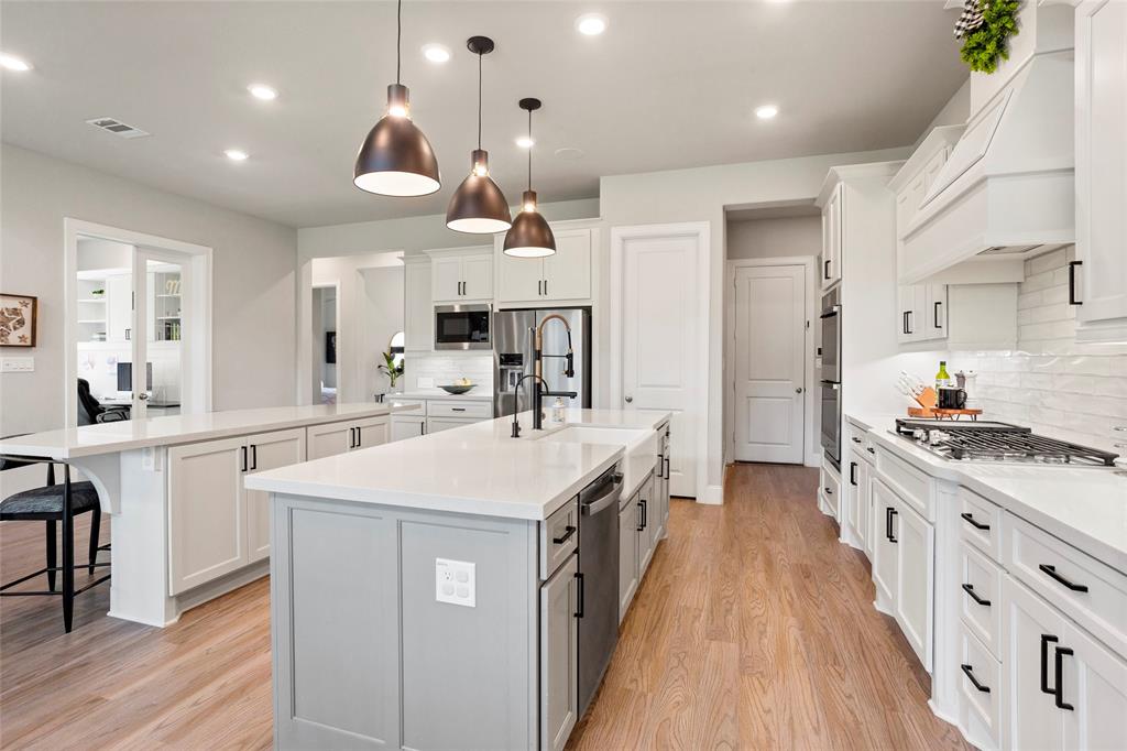 9923 Golden Woods Drive, Missouri City, Texas image 13