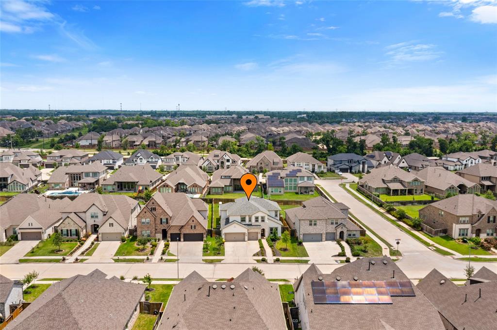9923 Golden Woods Drive, Missouri City, Texas image 3
