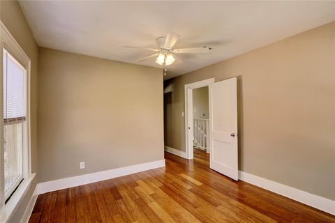 Triplex in Houston TX 1407 Godwin Street 23.jpg