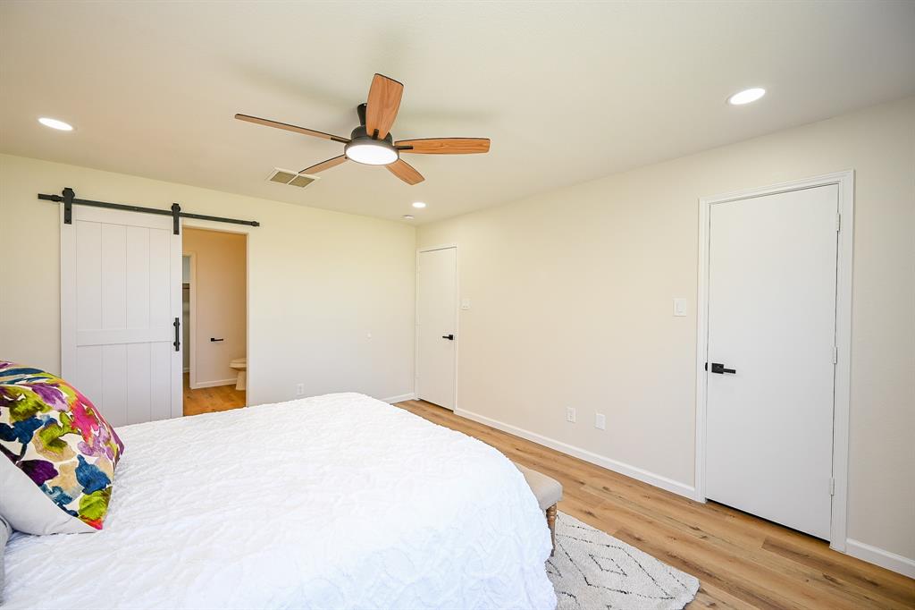 1615 Wooded Acres Drive, Humble, Texas image 18