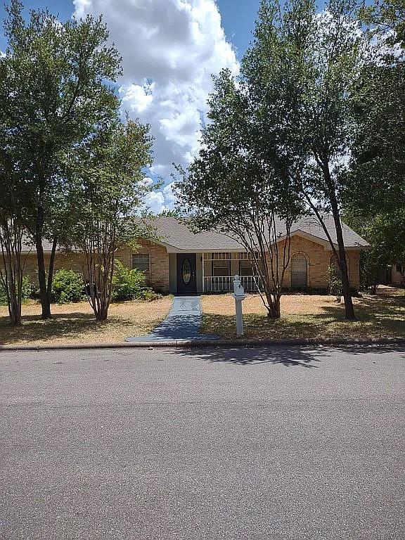 1506 Todd Trail, College Station, Texas image 2