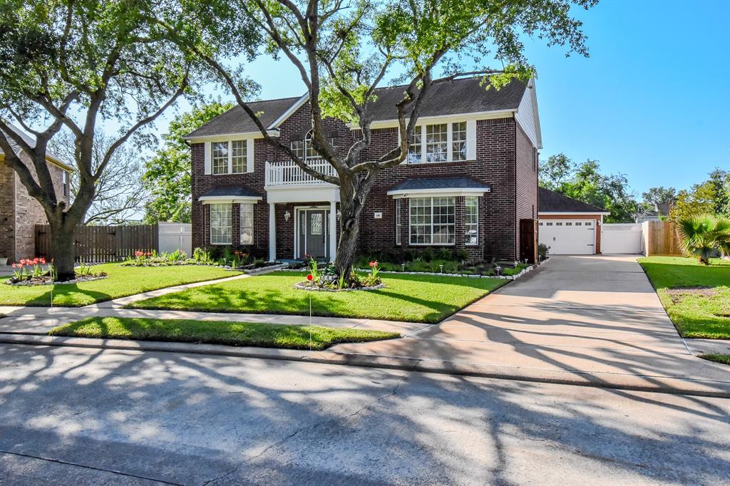 106 Plum Circle, Lake Jackson, Texas image 1
