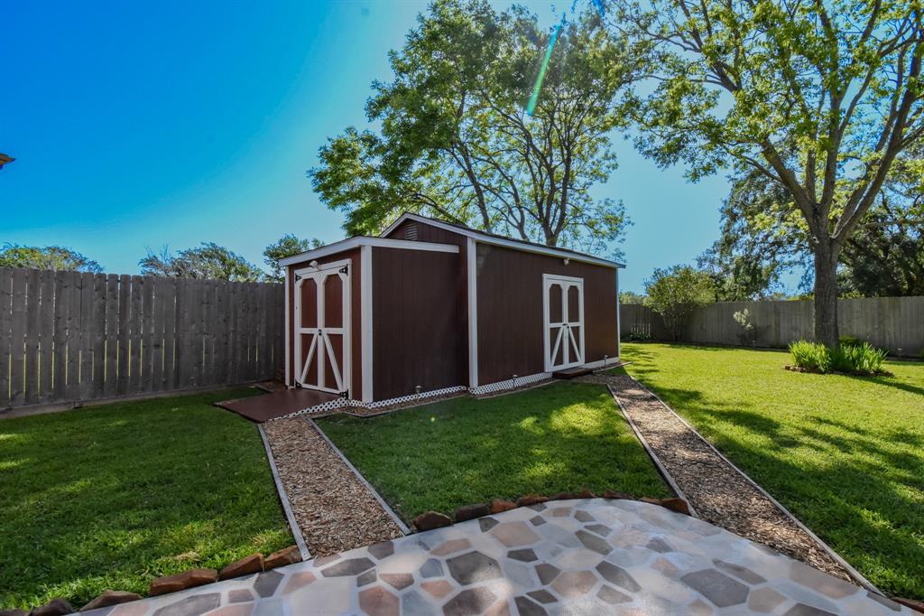 106 Plum Circle, Lake Jackson, Texas image 44