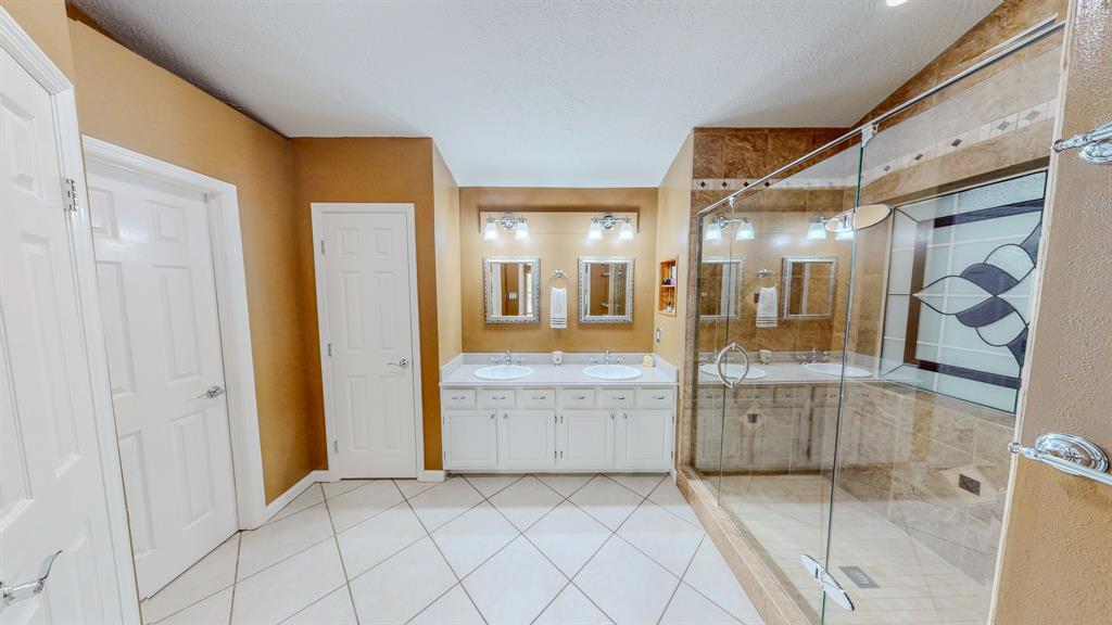 106 Plum Circle, Lake Jackson, Texas image 18