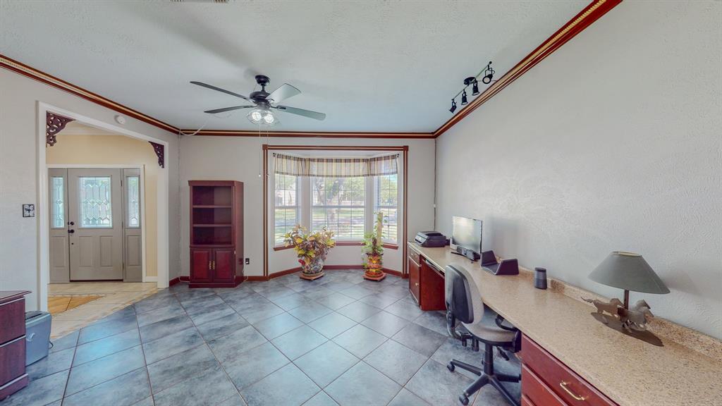 106 Plum Circle, Lake Jackson, Texas image 32