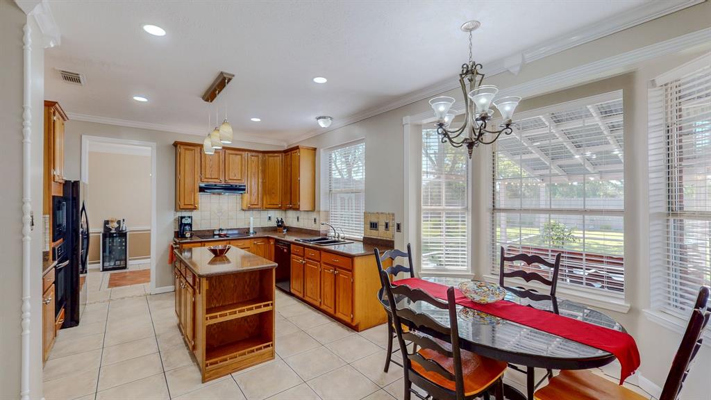 106 Plum Circle, Lake Jackson, Texas image 23