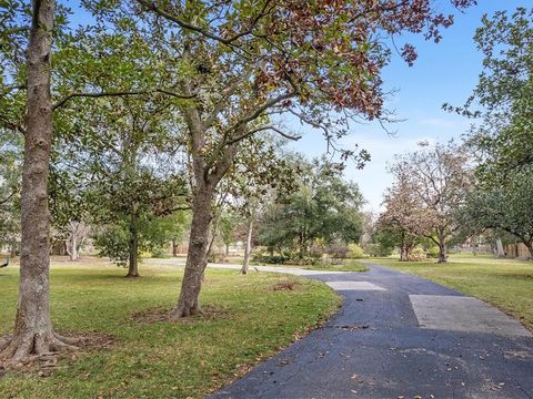 10 E Rivercrest Drive, Houston, TX 77042 - #: 63731502