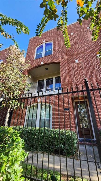 2325 Hutchins Street, Houston, Texas image 4