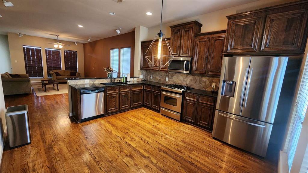 2325 Hutchins Street, Houston, Texas image 18