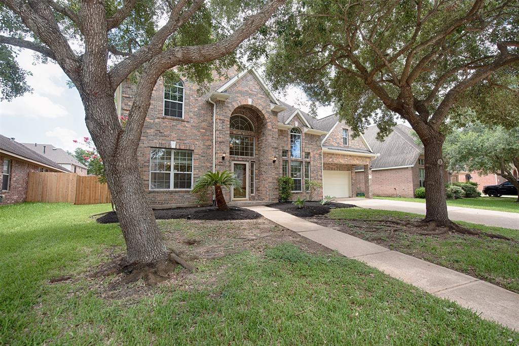 3402 Monarch Meadow Lane, Pearland, Texas image 2