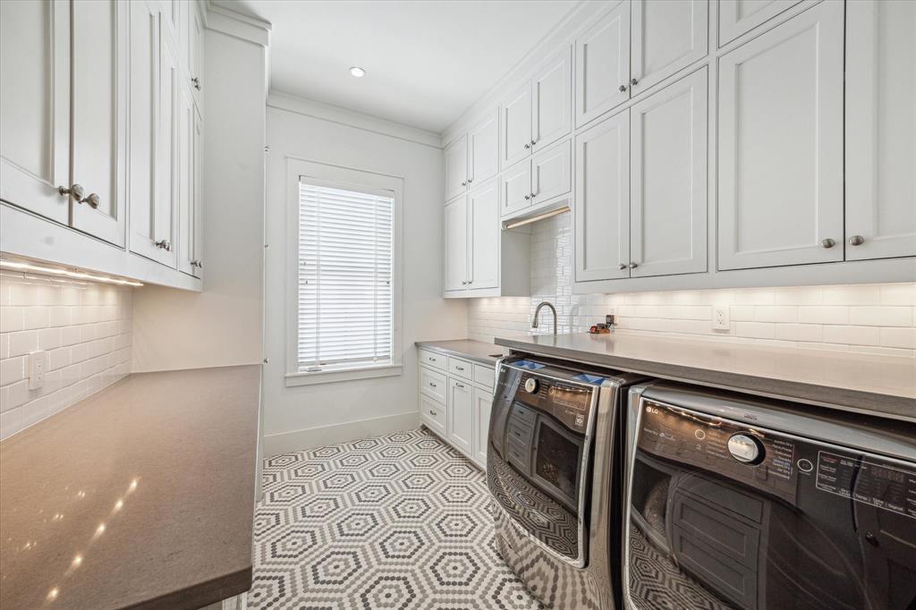 2445 E Seaside Drive, Galveston, Texas image 41