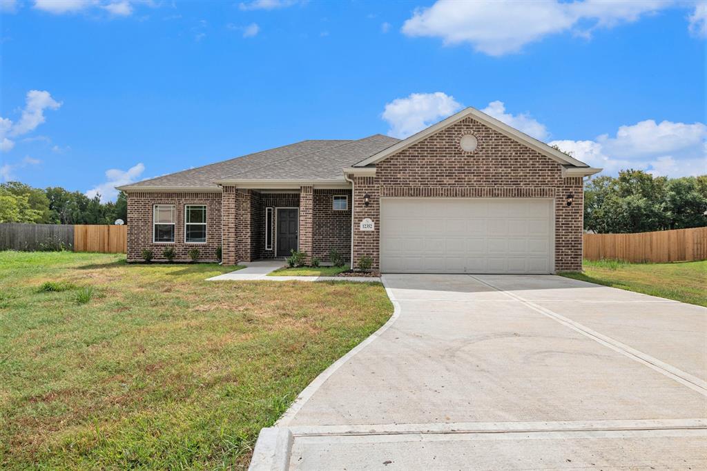 12352 Pecan Dr, Willis, Texas image 1