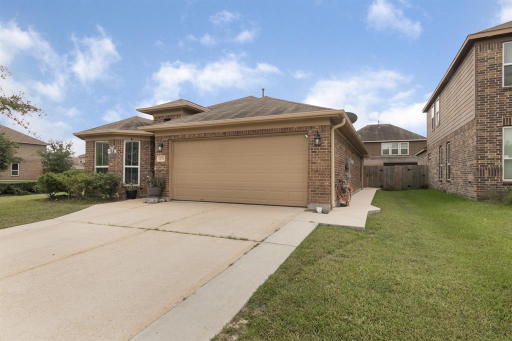 14726 Meadow Acre Trail, Houston, Texas image 5