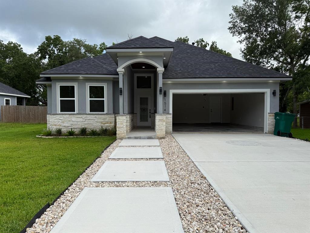 1514 Oleander Drive
