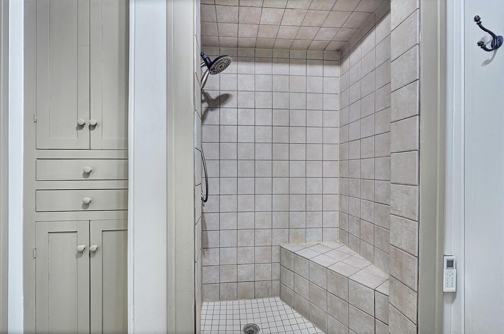 5815 Lookout Mountain Drive, Houston, Texas image 30