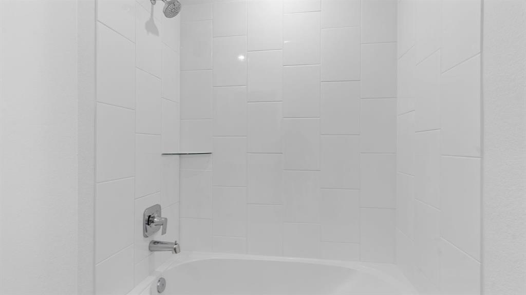 5026 Balcolm Drive, Fresno, Texas image 7