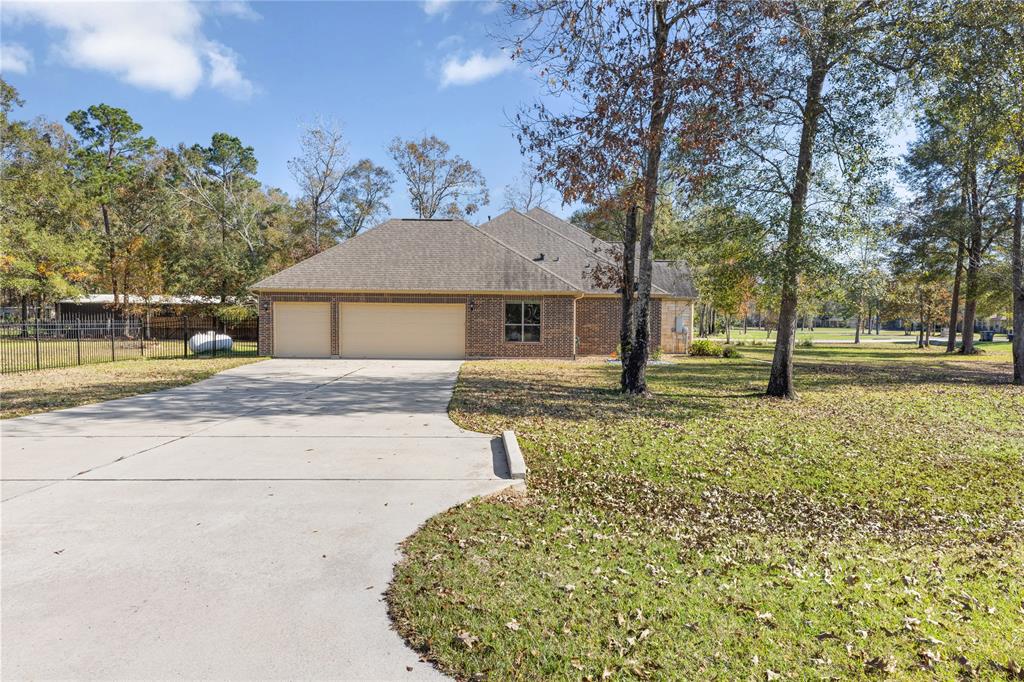 807 Commons Lake Edge Drive, Huffman, Texas image 35