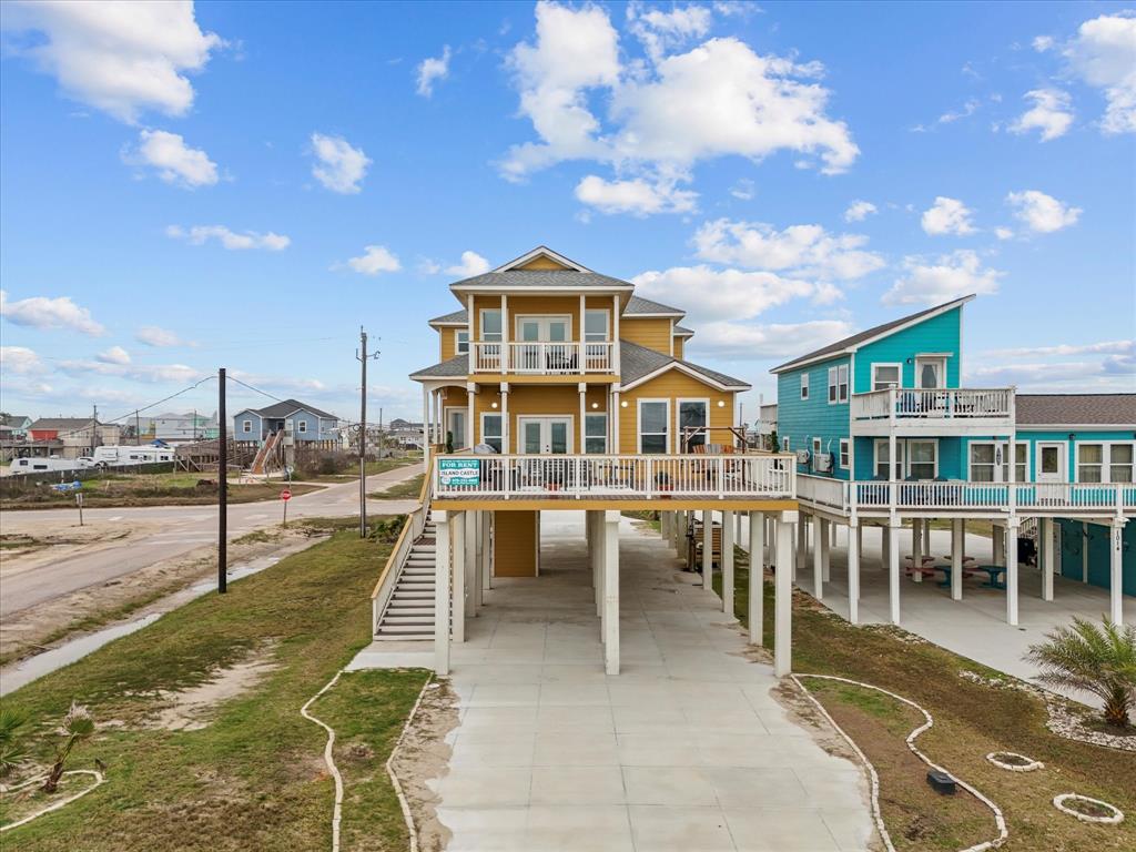 1018 Seashell Drive, Surfside Beach, Texas image 2