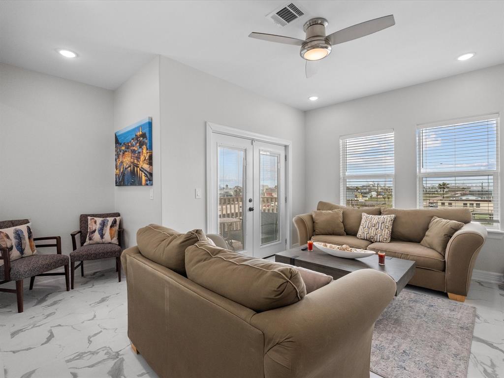1018 Seashell Drive, Surfside Beach, Texas image 31