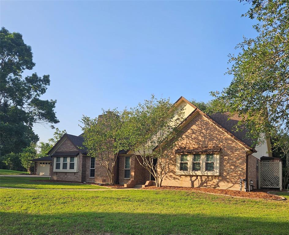 122 Briarwood Lane, Bellville, Texas image 3
