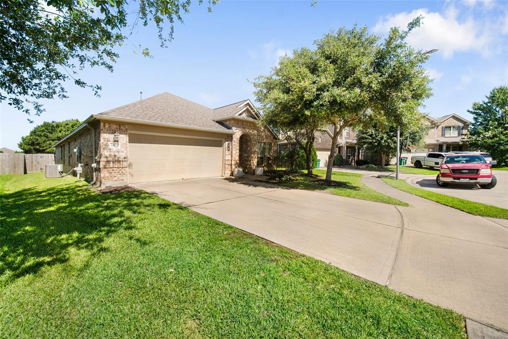 9987 Ash Creek Court, Brookshire, Texas image 2