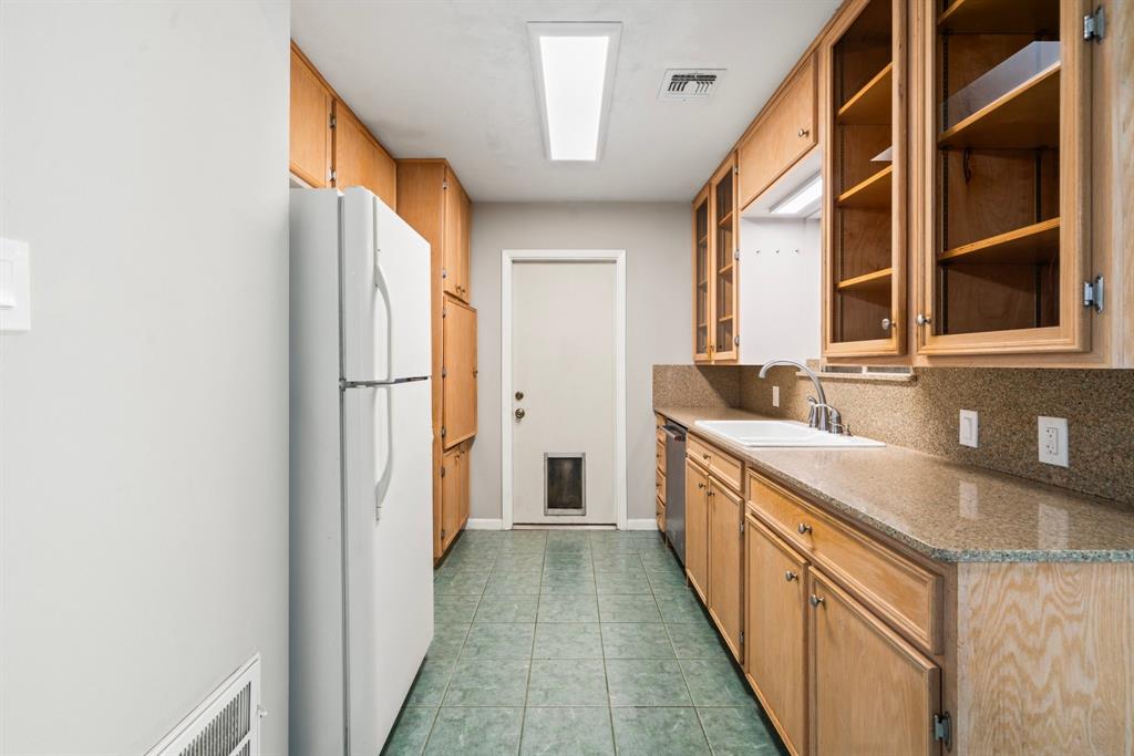 320 Tuna Street, Galveston, Texas image 10