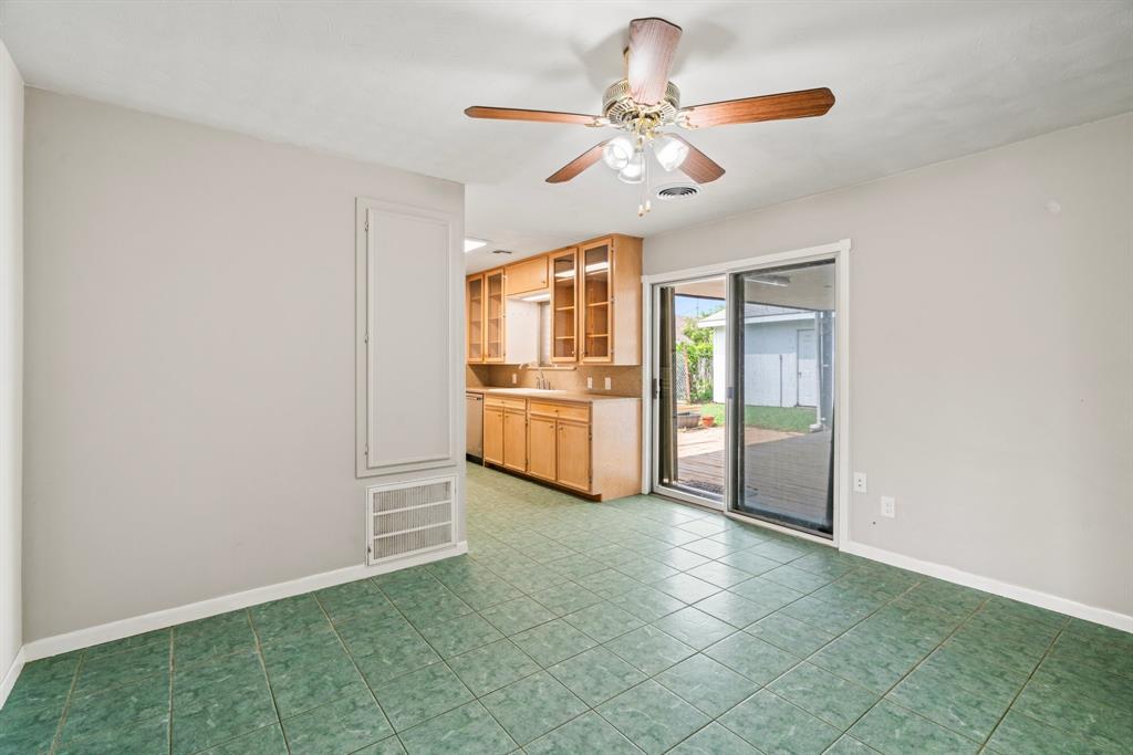320 Tuna Street, Galveston, Texas image 9