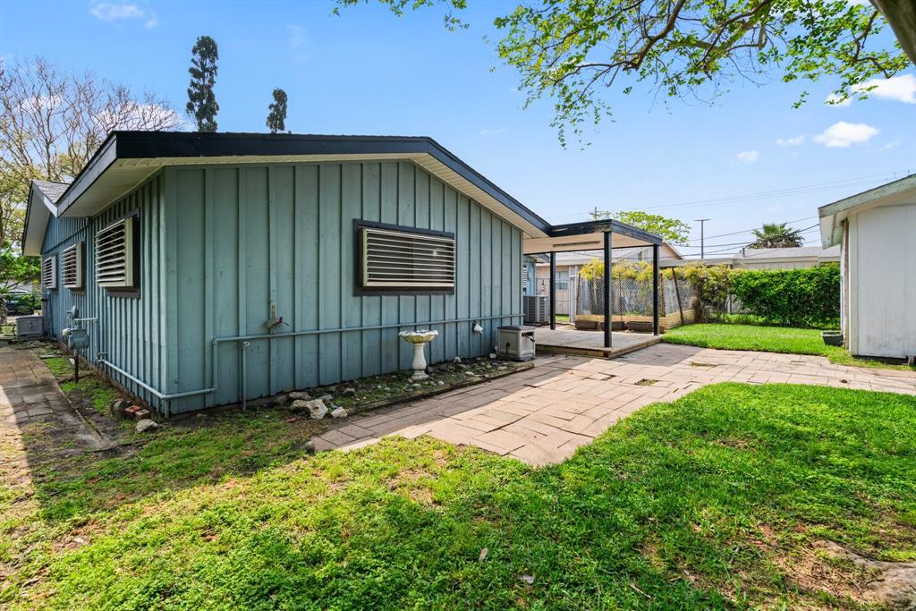 320 Tuna Street, Galveston, Texas image 23