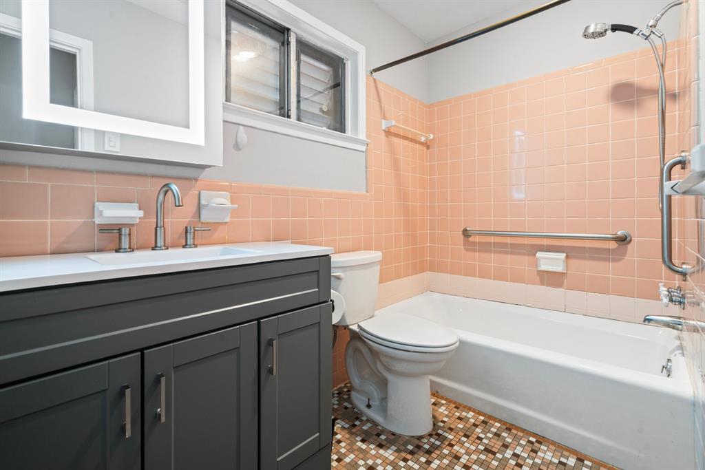 320 Tuna Street, Galveston, Texas image 19
