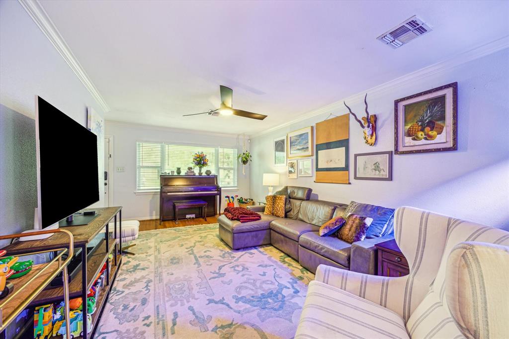 2106 Latexo Drive, Houston, Texas image 4