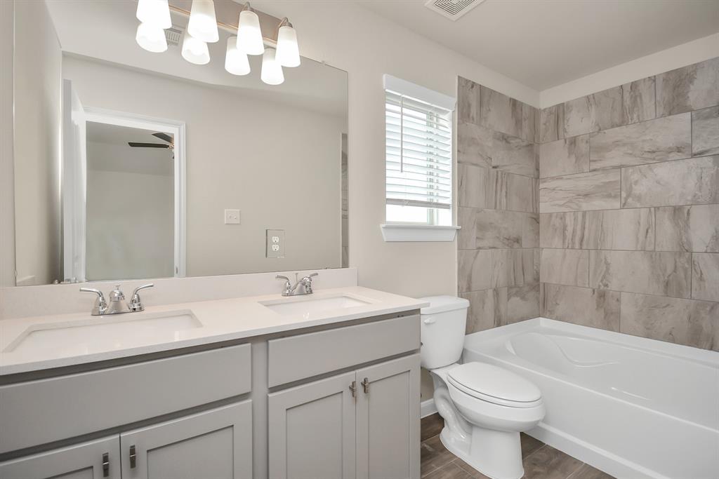 1035 Manteca Drive, Rosharon, Texas image 24
