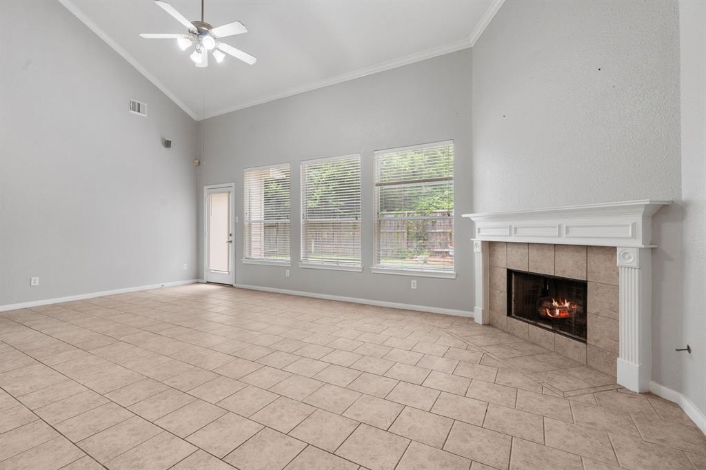 42 Ebony Oaks Place