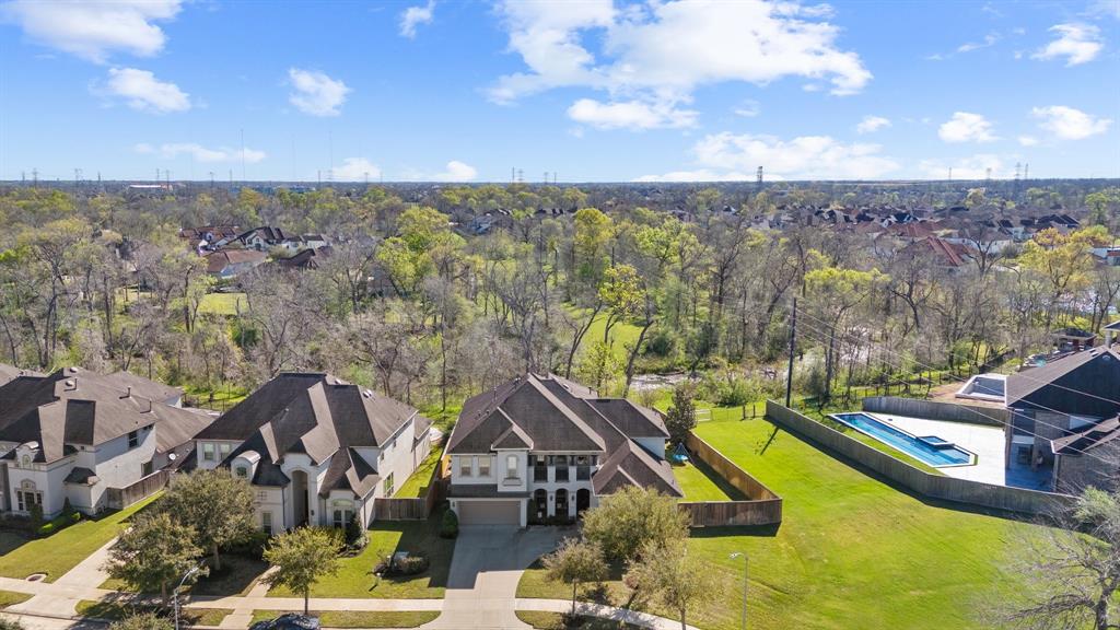 5131 Rowley Falls Lane, Sugar Land, Texas image 2