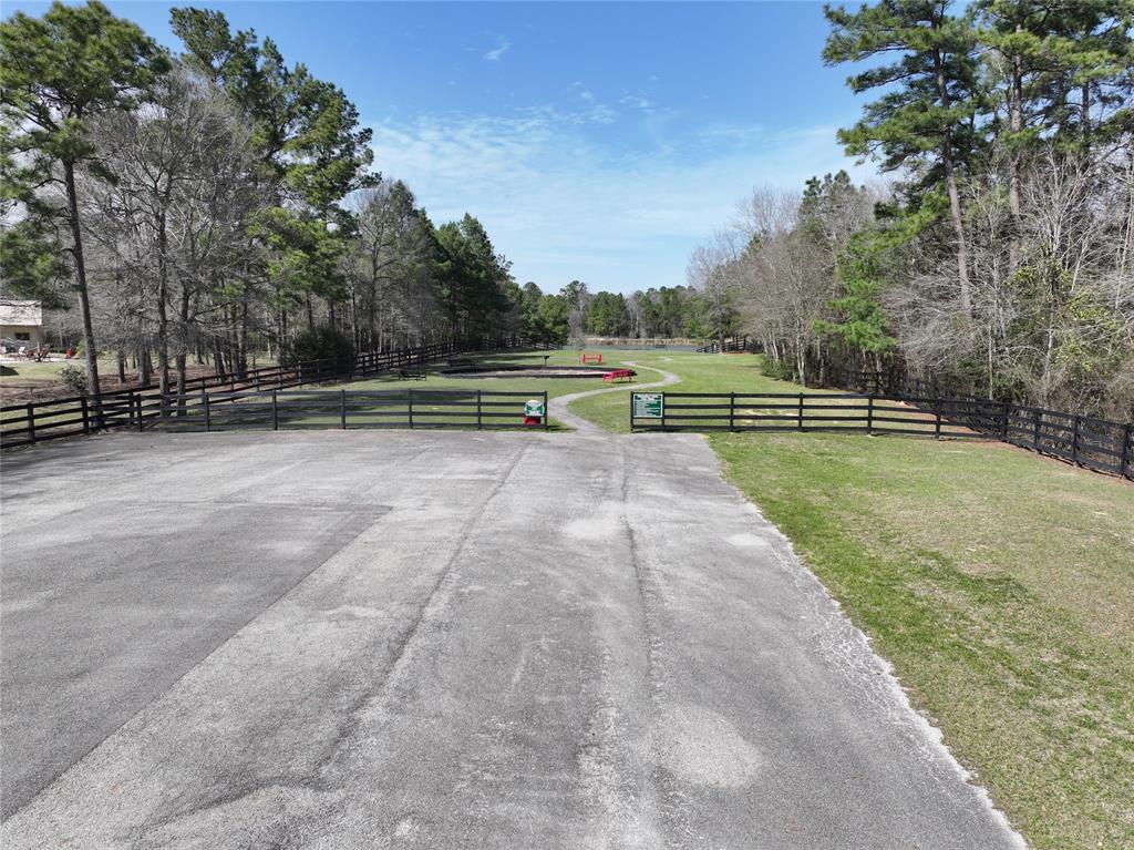 17582 E Terrace Oaks Drive, Waller, Texas image 10
