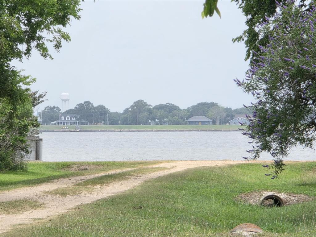 182 Smith Road, Palacios, Texas image 3