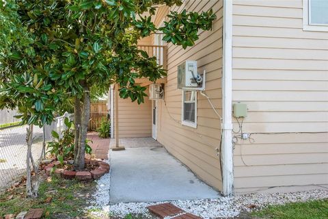 Duplex in Galveston TX 2216 59th Street 2.jpg