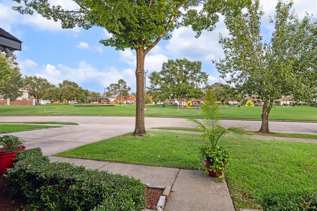 6307 Northmark Drive, Houston, Texas image 3