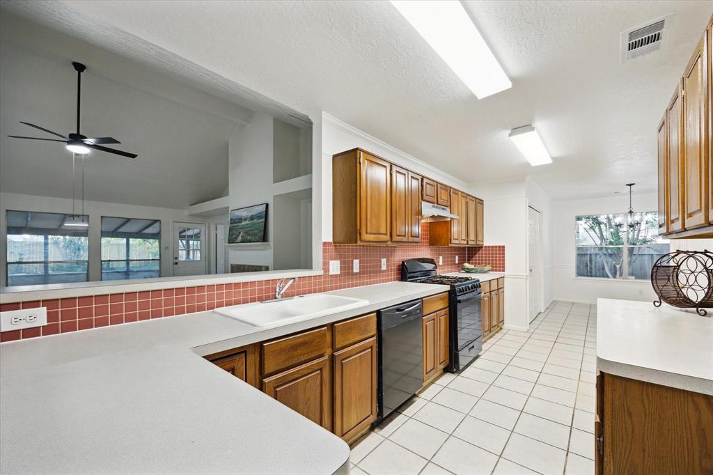 6307 Northmark Drive, Houston, Texas image 8