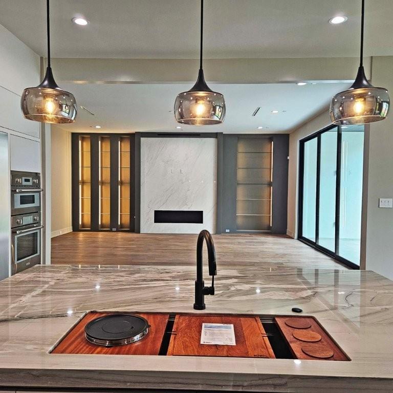 1014 Gardenia Drive, Houston, Texas image 8