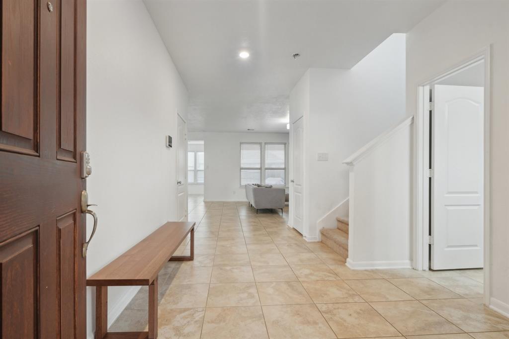 25404 Devonshire Knoll Street, Katy, Texas image 4