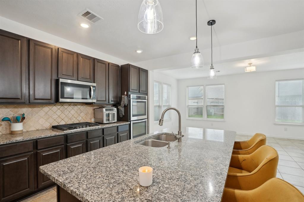 25404 Devonshire Knoll Street, Katy, Texas image 10