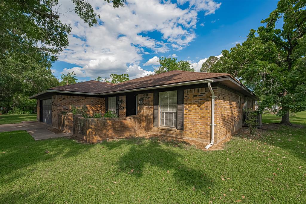 110 S Bow Drive, Lake Jackson, Texas image 32