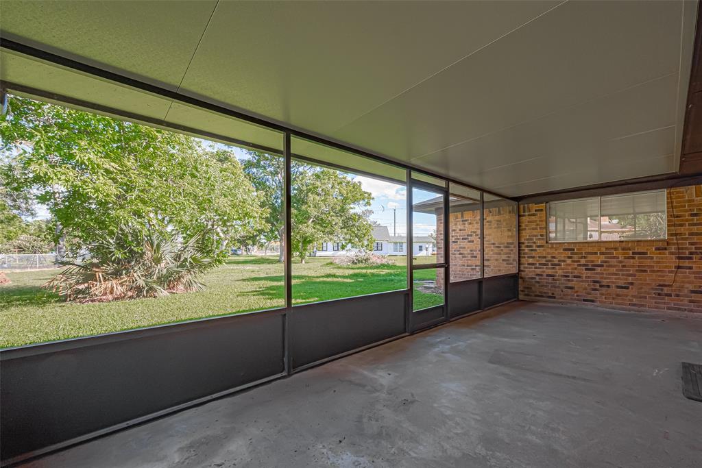 110 S Bow Drive, Lake Jackson, Texas image 26