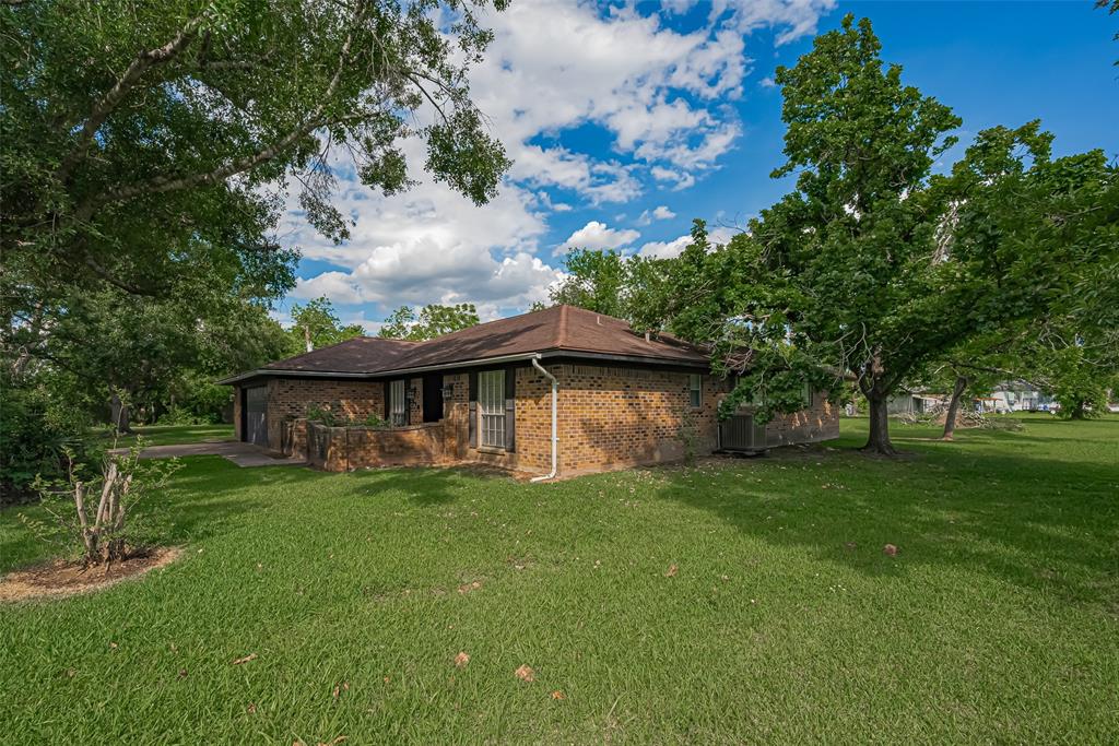 110 S Bow Drive, Lake Jackson, Texas image 35