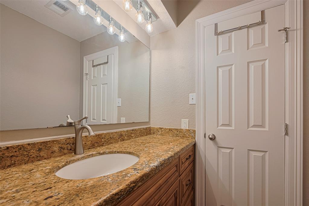 110 S Bow Drive, Lake Jackson, Texas image 23