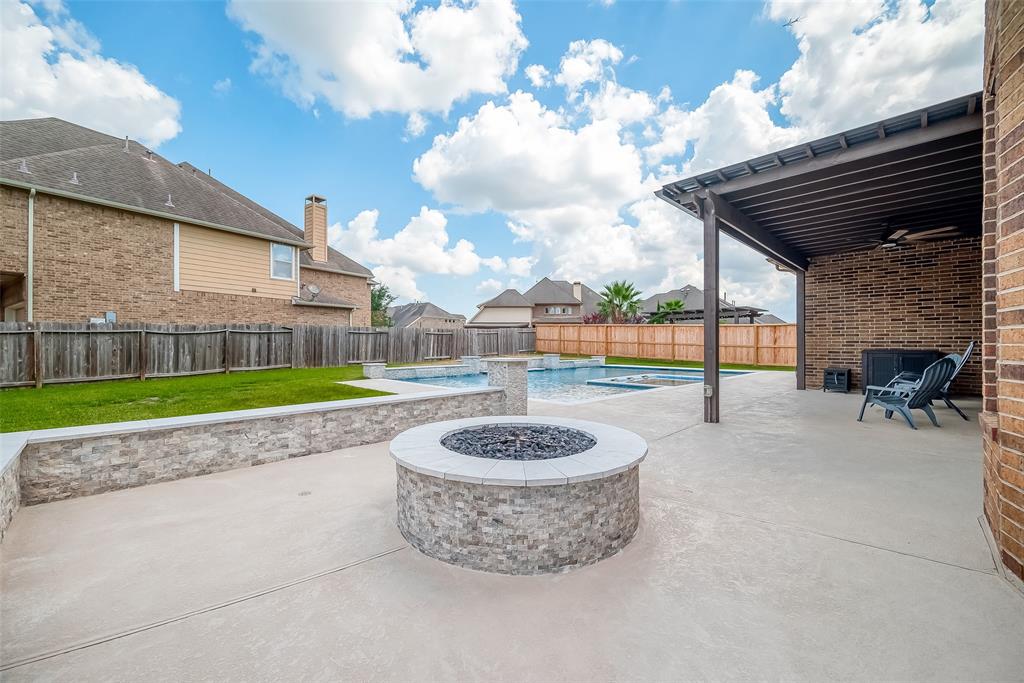 2201 Northstone Lane, Friendswood, Texas image 39