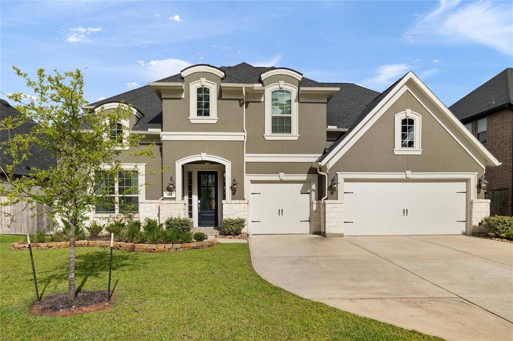814 Walnut Park Lane