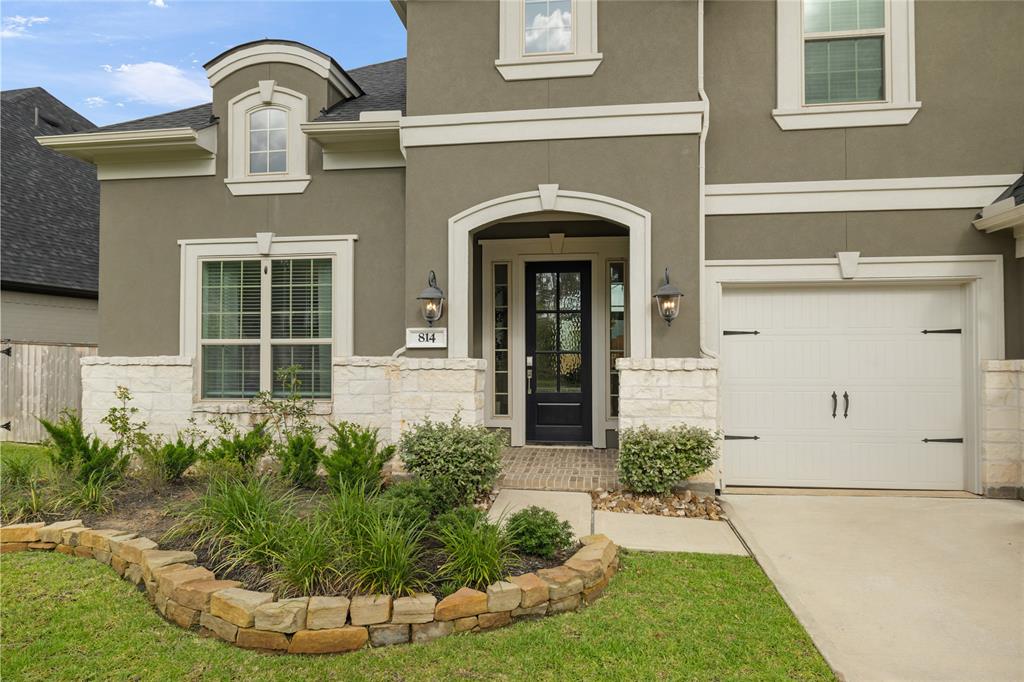 814 Walnut Park Lane